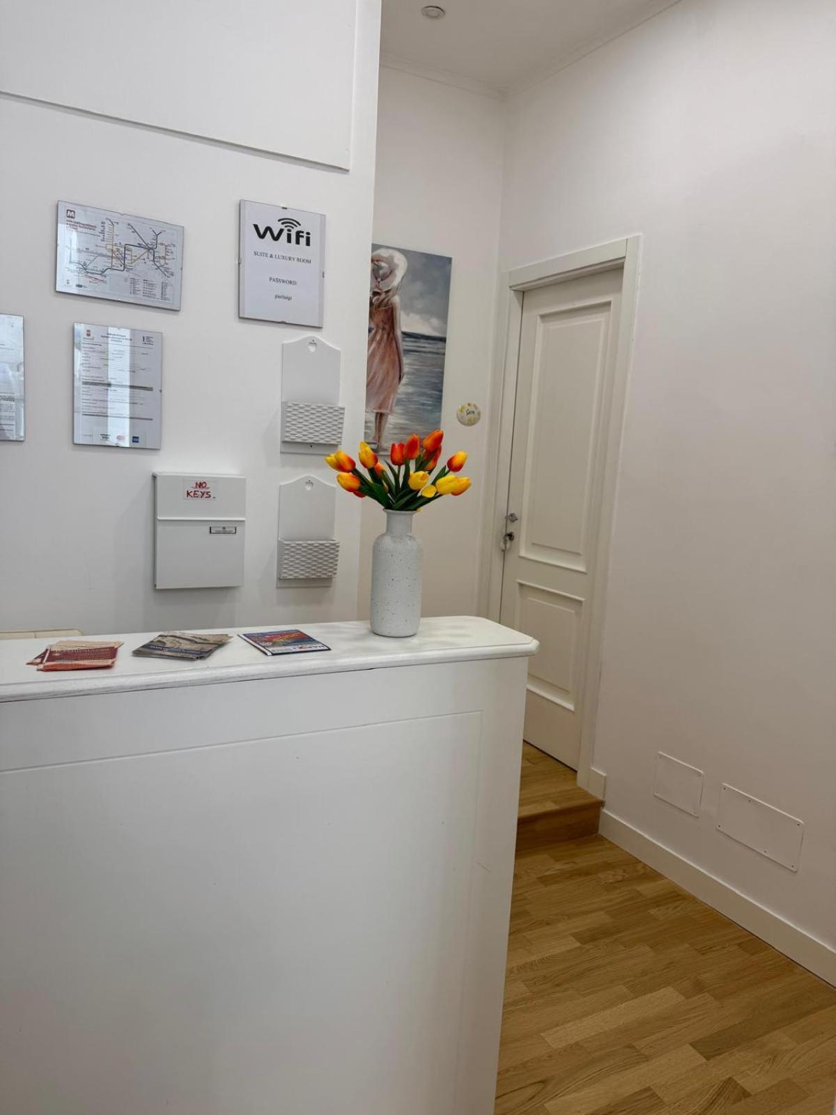 Suite & Luxury Rooms Palazzo Diomede Carafa Naples Exterior photo